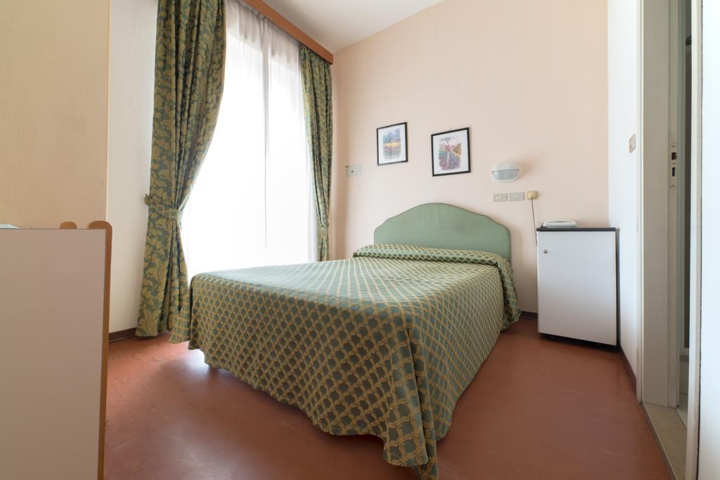 Hotel Belsoggiorno กัตตอลิกา ภายนอก รูปภาพ