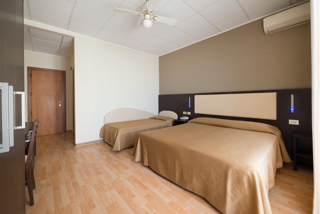 Hotel Belsoggiorno กัตตอลิกา ห้อง รูปภาพ