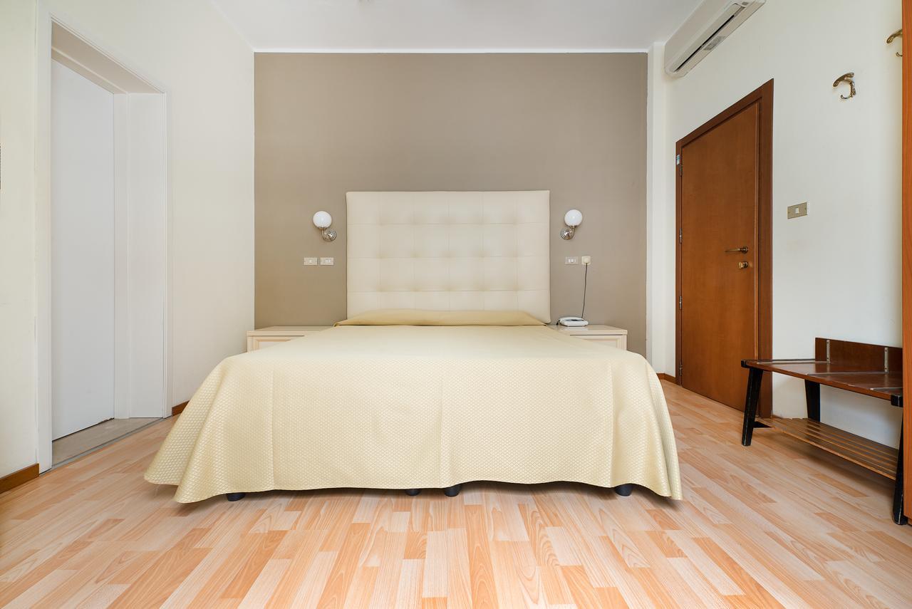 Hotel Belsoggiorno กัตตอลิกา ภายนอก รูปภาพ